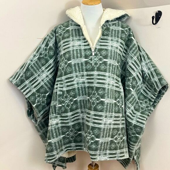 Free People Miss You Hooded Sherpa Poncho Green Combo  OSFM - Picture 1 of 8